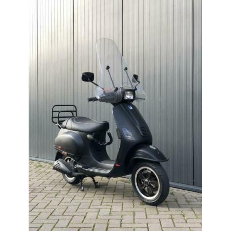 Vespa Sport Snor 2014 Zwart LED