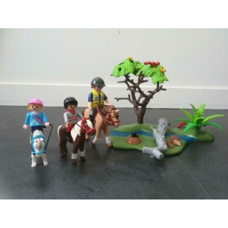 Playmobil pony's