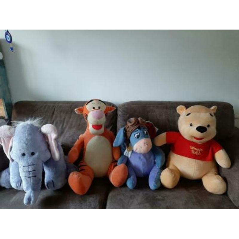 Vier grote originele nieuwe Disney knuffels