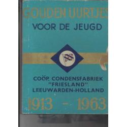 Een oud boek met puzzel van de CCF Leeuwarden