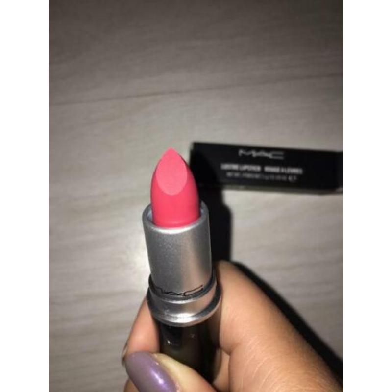Mac lipstick russian red