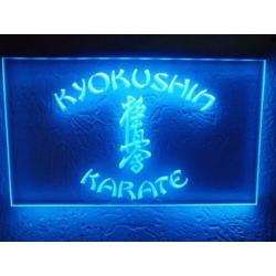 Kyokushin karate cap pet (wit en zwart) meer unieke items!