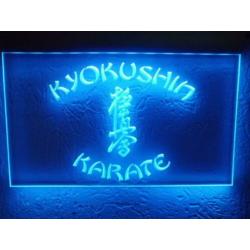 Kyokushin karate cap pet (wit en zwart) meer unieke items!