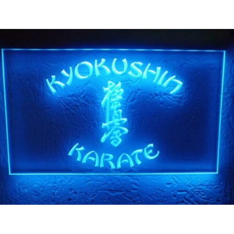 Kyokushin karate cap pet (wit en zwart) meer unieke items!