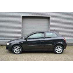 Fiat Stilo 1.9 JTD Business Connect ABARTH AIRCO NAVI. ELEK.