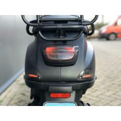 Vespa Sport Snor 2014 Zwart LED