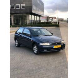 Mazda 323 1.5 P LX AUT 1999 Blauw, RUILEN MOGELIJK