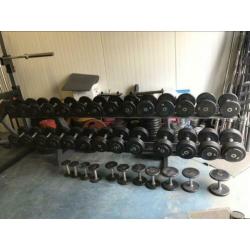 Vaste rubberen Dumbells 2 t/m 30kg + Opbergrek