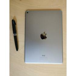 iPad Air 2 16GB WiFi space grey met Griffin Case & oplader