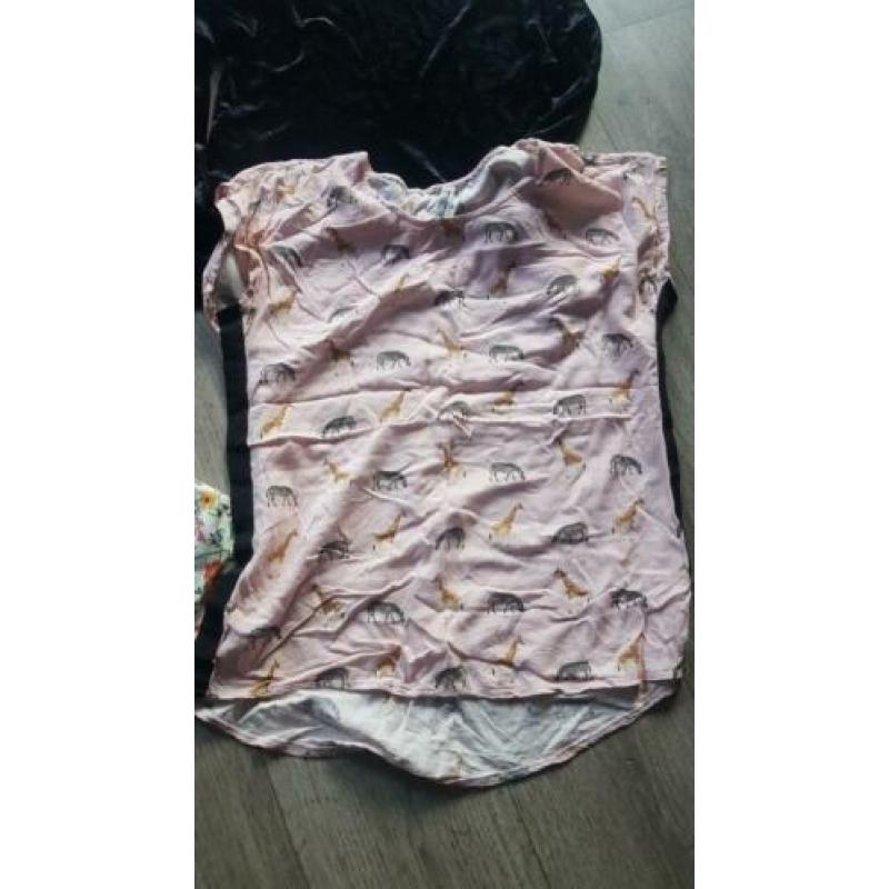 8 shirtjes maat s/m VOOR GOED DOEL