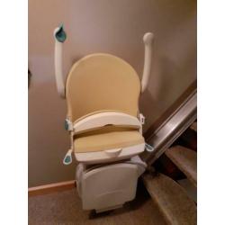 Handicare traplift 2 x 4 jaar oud