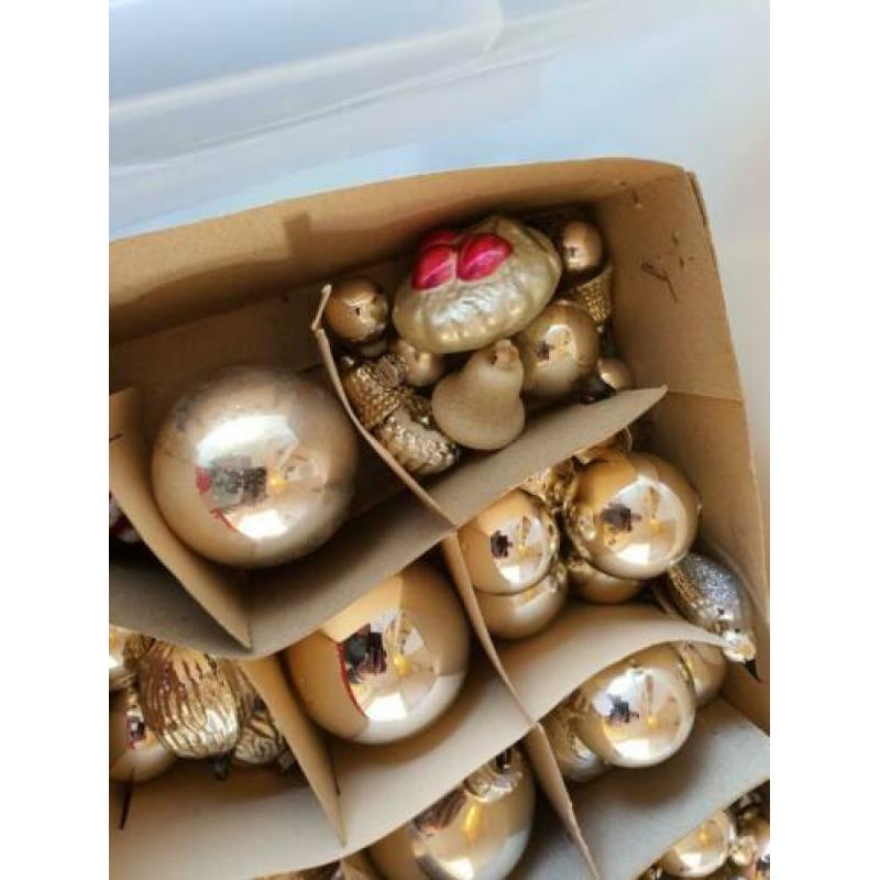 Partij voornamelijk oude echt glazen kerstballen