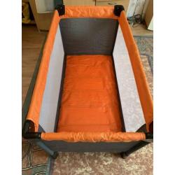 Topmark Campingbed zo goed als nieuw!