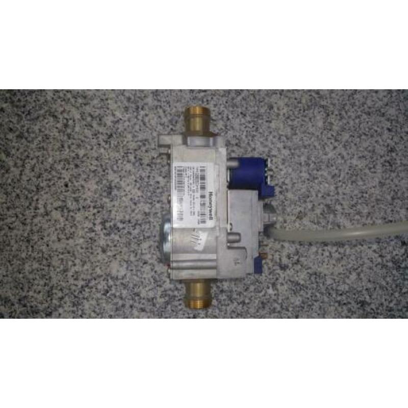 Honeywell gasregelblok. Gedemonteerd uit werkende ketel. Nef