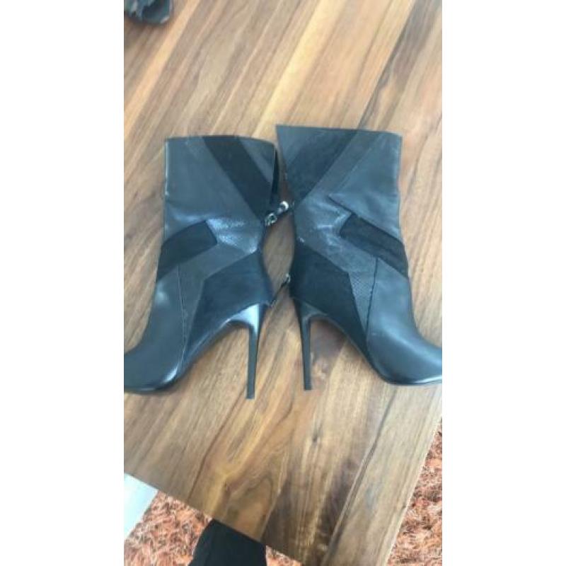 Guess nieuwe laarzen zwart 41