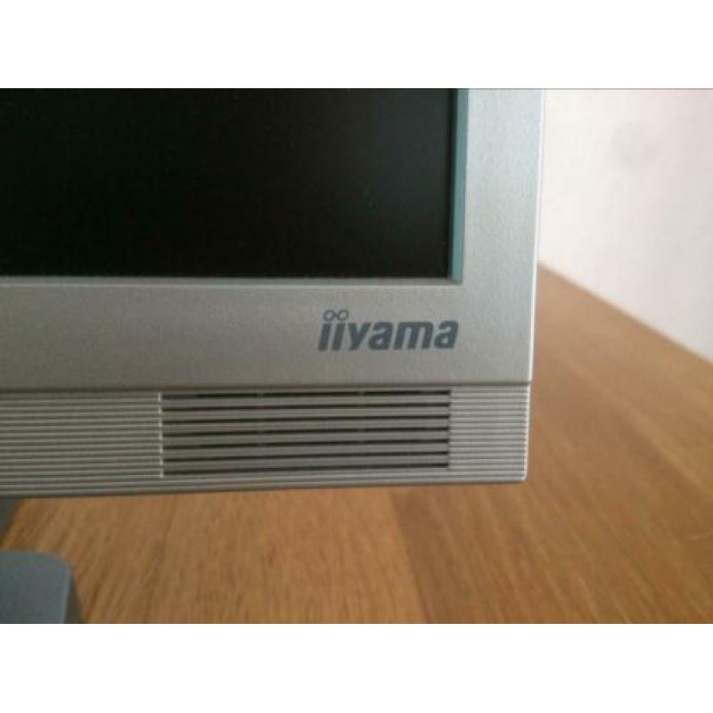 Monitor IIyama type Prolite E 430 T