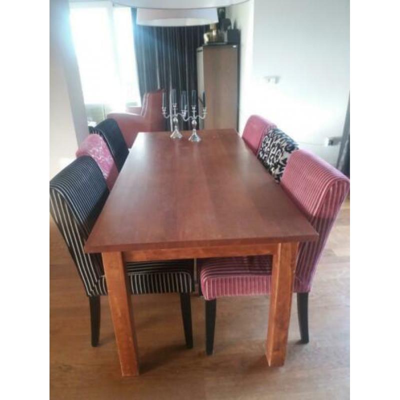 Eettafel 100 x 200 cm. met 6 stoelen