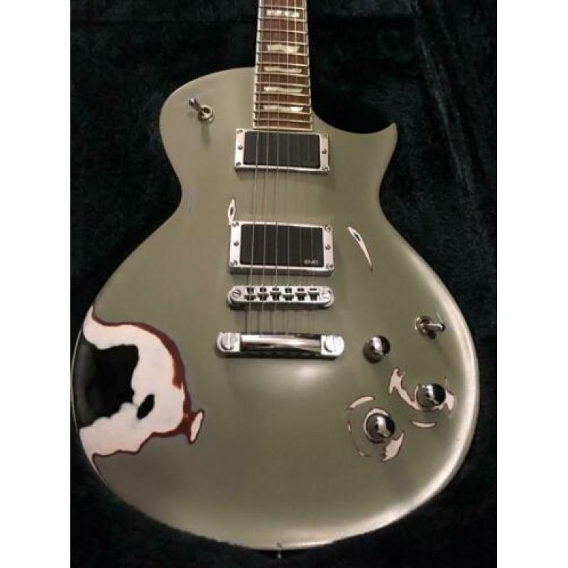 ESP Truckster Aged Primer Grey (Hetfield signature) uit 2005