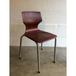 Set van 7 industriële stoelen, mooie staat, vintage design
