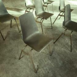 199 Leger stapelstoelen Soesterberg vintage stoel retro 795