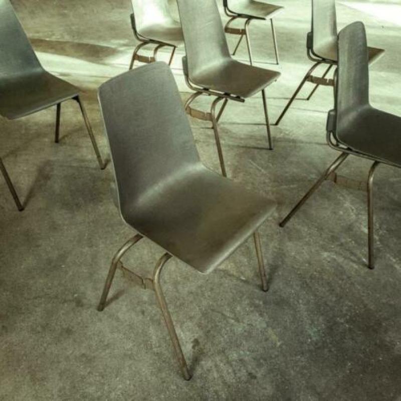 199 Leger stapelstoelen Soesterberg vintage stoel retro 795