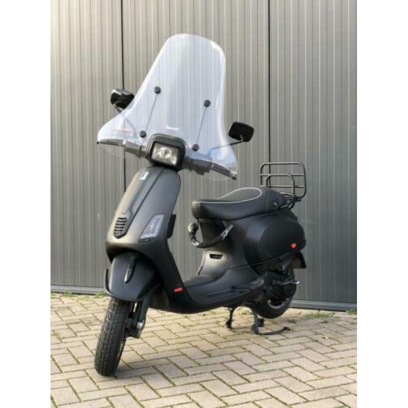 Vespa Sport Snor 2014 Zwart LED