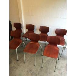 Set van 7 industriële stoelen, mooie staat, vintage design