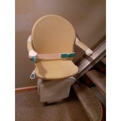 Handicare traplift 2 x 4 jaar oud