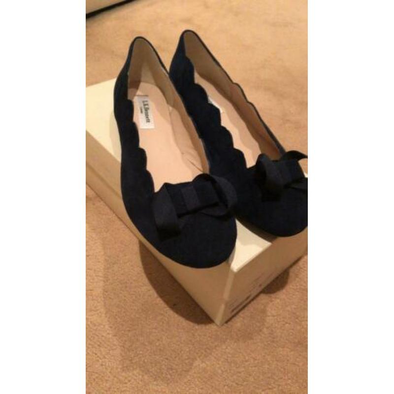 L.K. Bennett ballerina 37.5