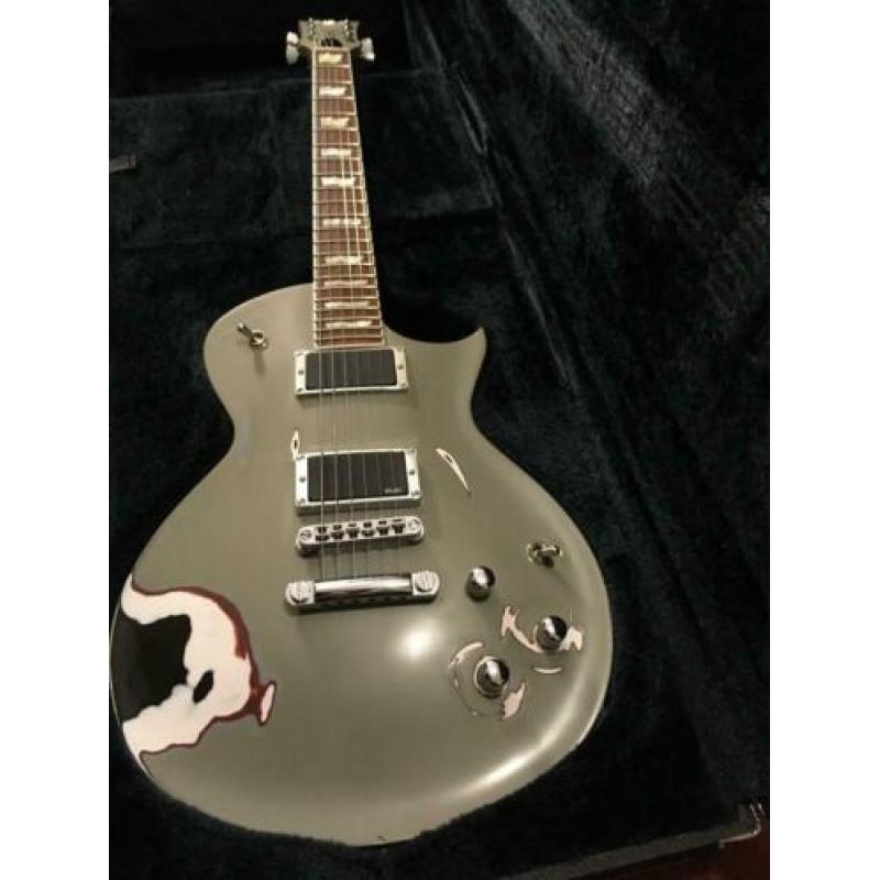 ESP Truckster Aged Primer Grey (Hetfield signature) uit 2005