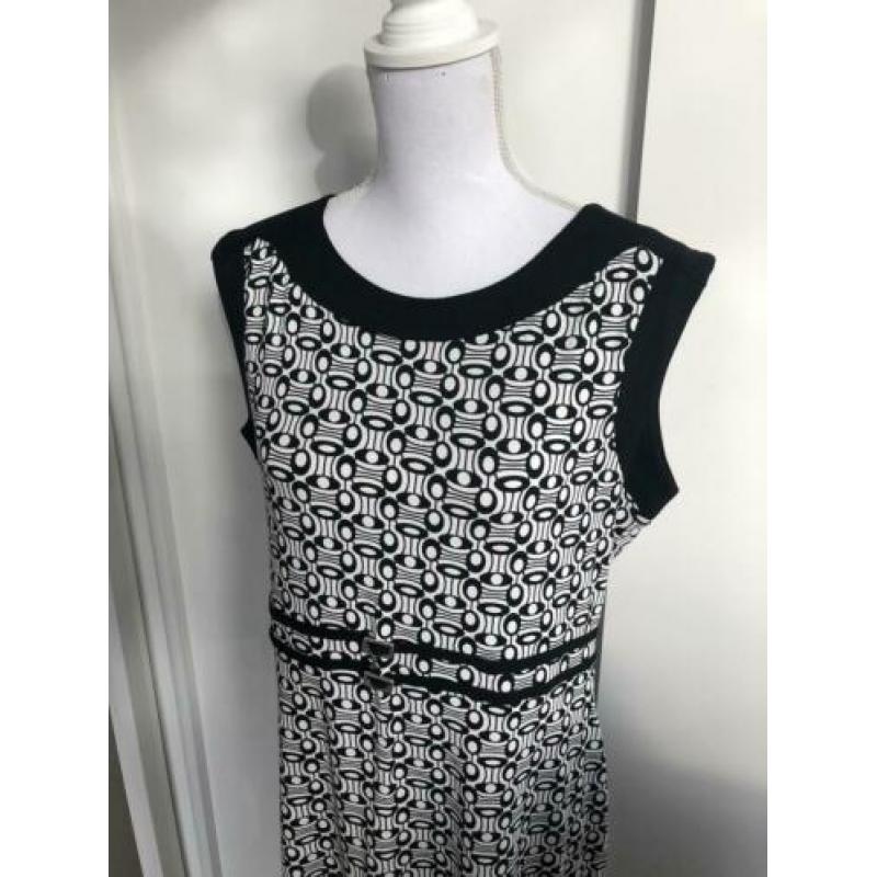 NIEUWE zwart/witte jurk