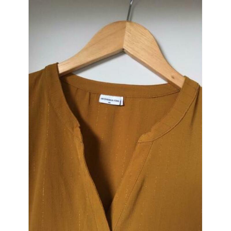 Jacqueline de Young ??okergele bloes??40/nieuw