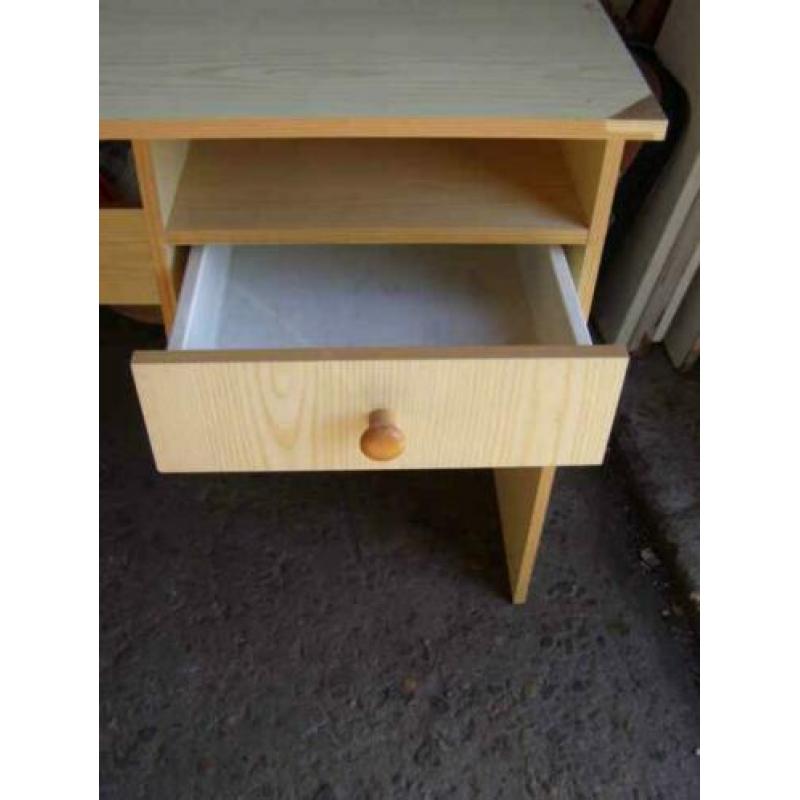 Fineer bureau (A18 2363)