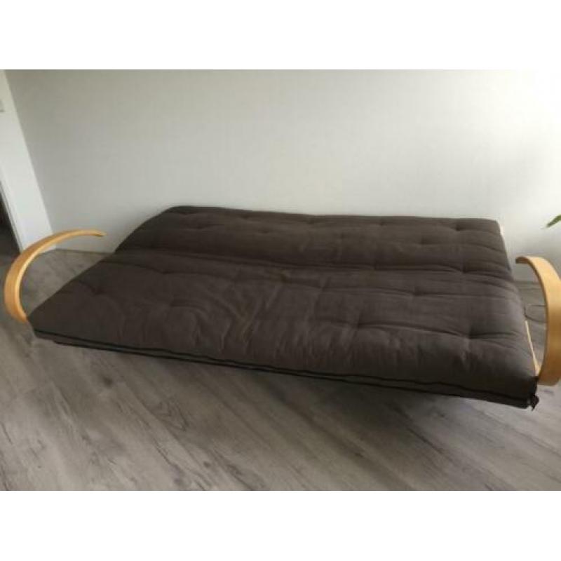 Fraaie bedbank, bed bank, logeerbed, bekleding effen bruin