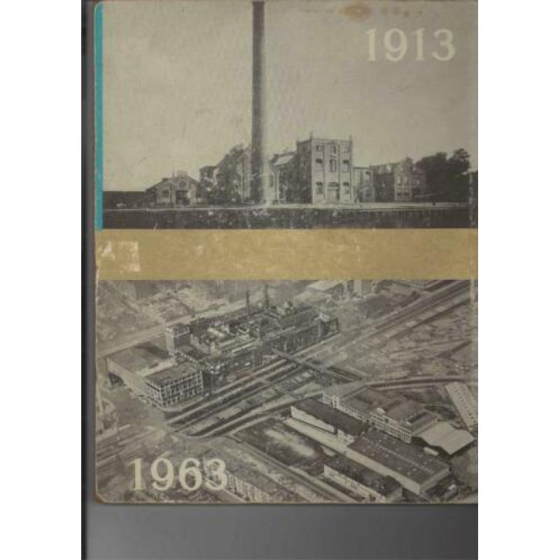 Een oud boek met puzzel van de CCF Leeuwarden