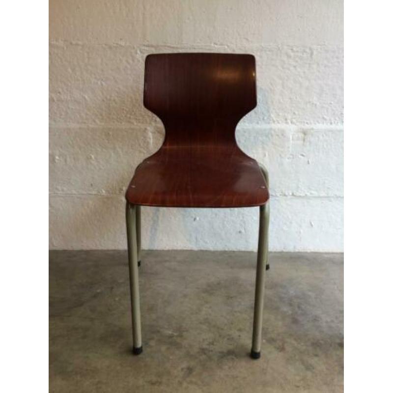Set van 7 industriële stoelen, mooie staat, vintage design