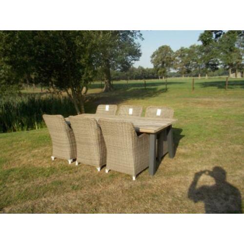 6 nieuwe wicker stoelen met teak tafel 2,4 x 1m 4SEASONS