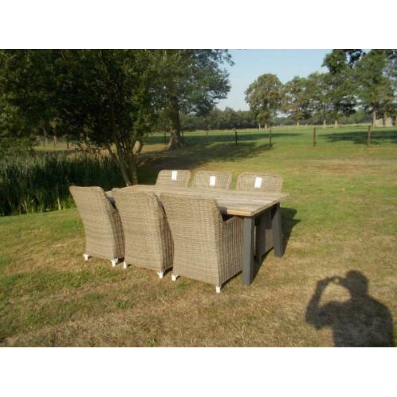 6 nieuwe wicker stoelen met teak tafel 2,4 x 1m 4SEASONS