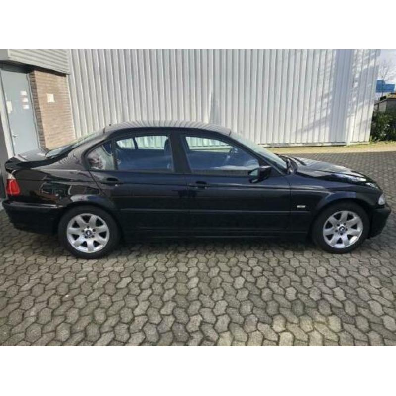 BMW 3-serie 318i Executive !5DRS!AUTOMAAT!