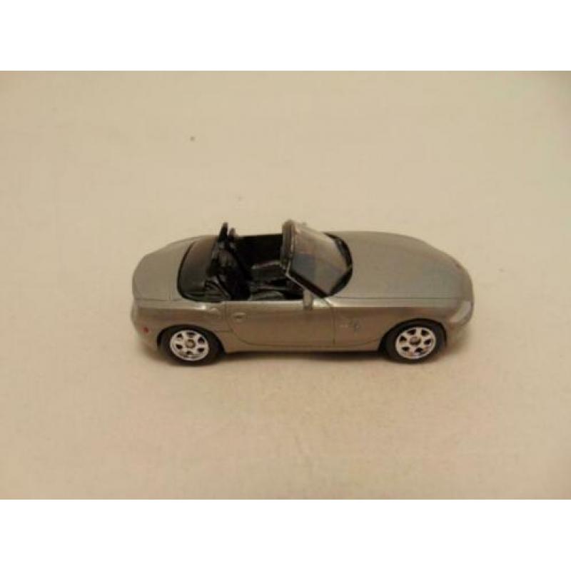 Bmw Z4 roadster cabrio 1:64 Welly 52242 zilvergrijs