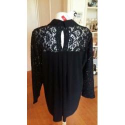 Prachtige blouse; magna (40-42) nieuw.