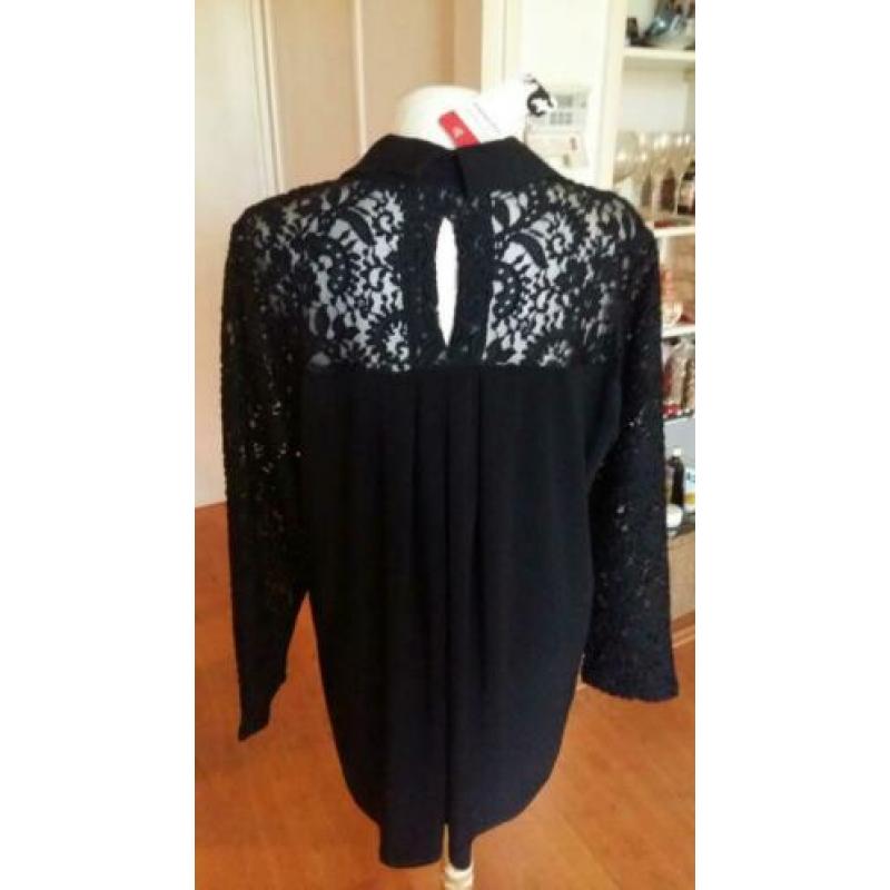 Prachtige blouse; magna (40-42) nieuw.