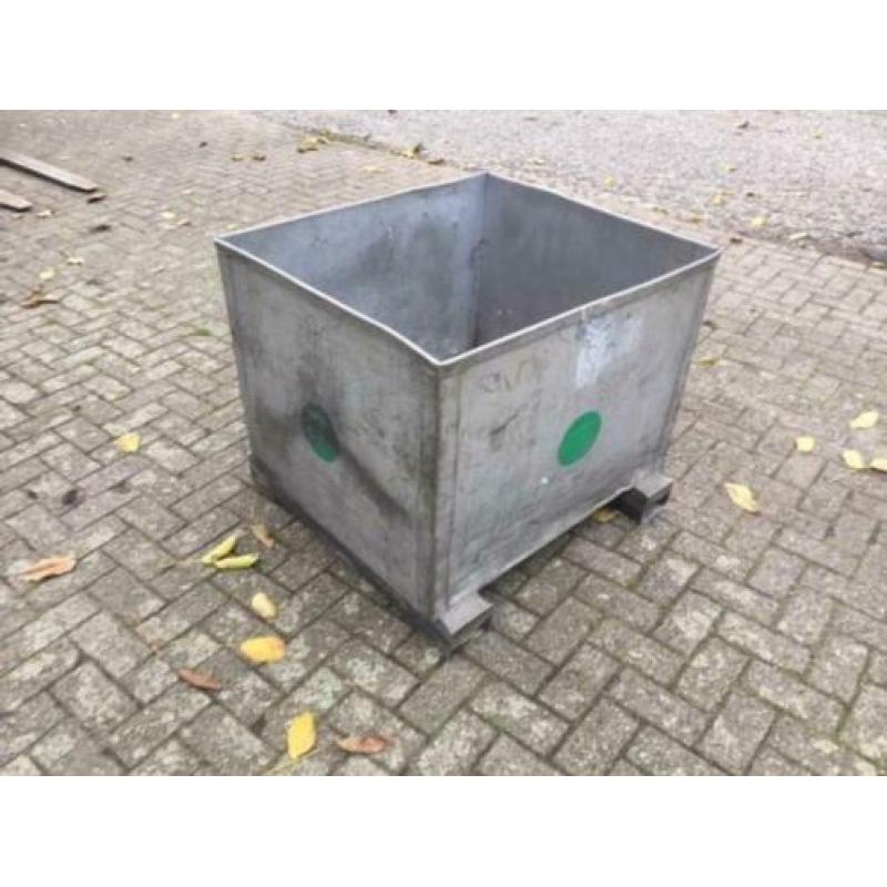 1143. RVS bak / kist / krat / 90x80cm / 31 stuks