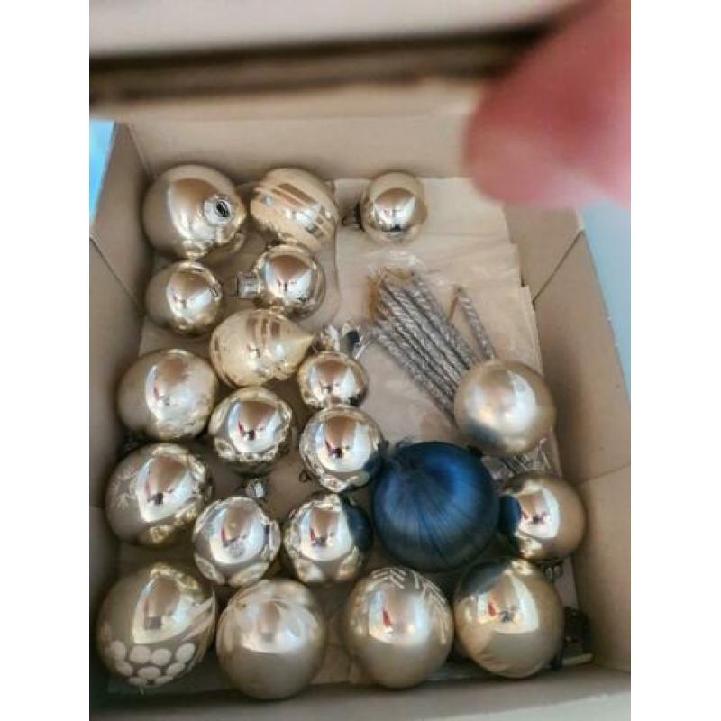 Partij voornamelijk oude echt glazen kerstballen