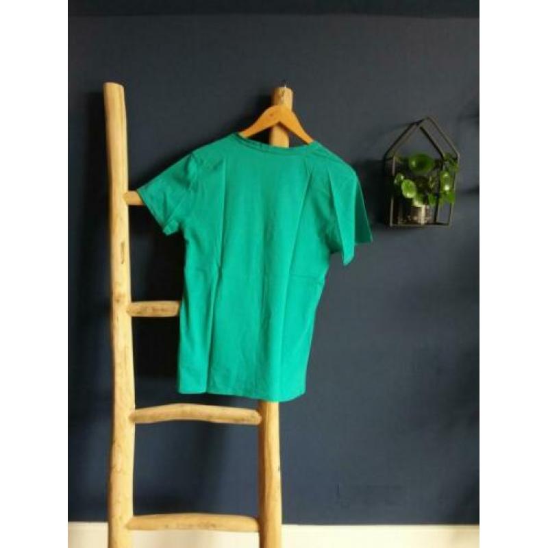 Zo goed als nieuw maat M tshirts 1 oranje en 1 groenachtig