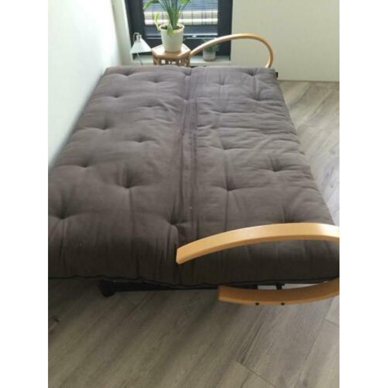 Fraaie bedbank, bed bank, logeerbed, bekleding effen bruin
