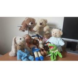12 Poppen en knuffels