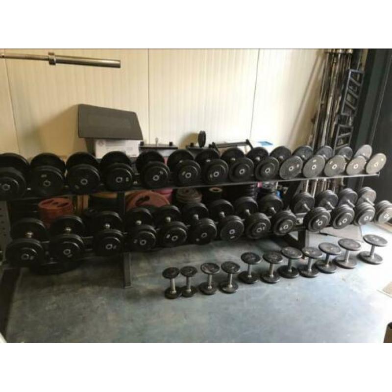 Vaste rubberen Dumbells 2 t/m 30kg + Opbergrek