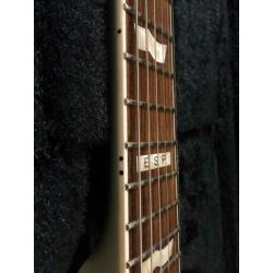 ESP Truckster Aged Primer Grey (Hetfield signature) uit 2005