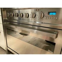 RVS fornuis met heteluchtoven en grill merk M -System.